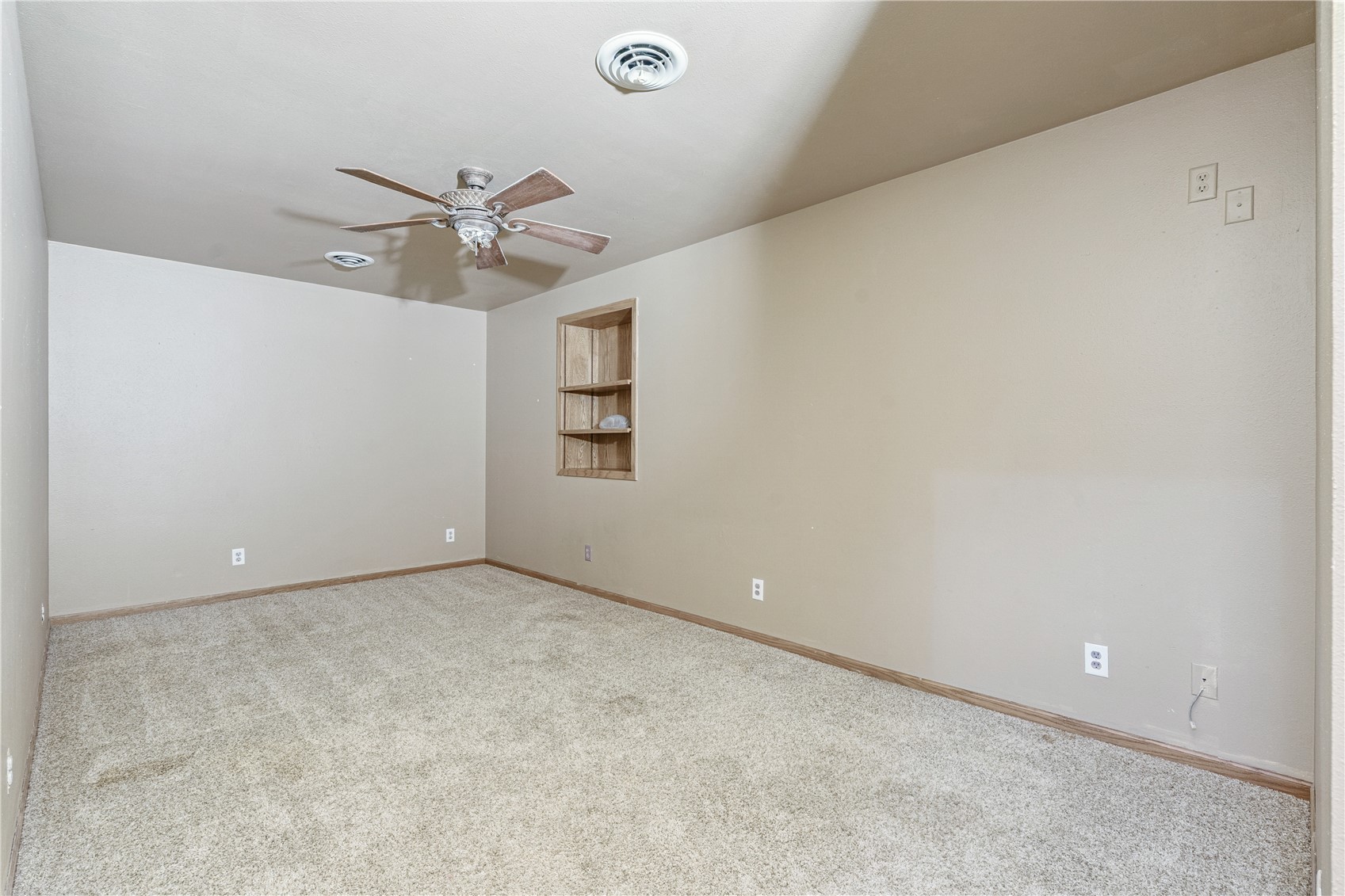 511 1st Avenue Vinton IA 52349