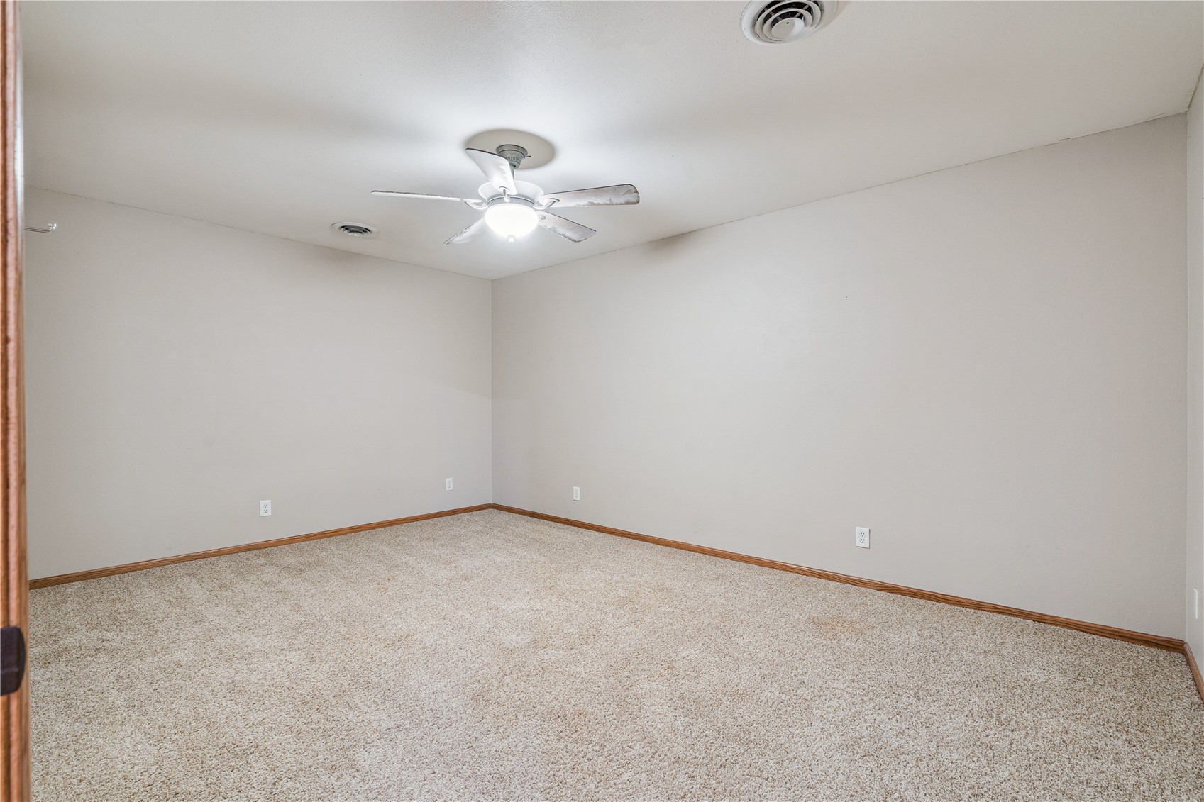 511 1st Avenue Vinton IA 52349