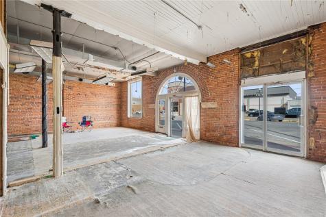 511 1st Avenue Vinton IA 52349