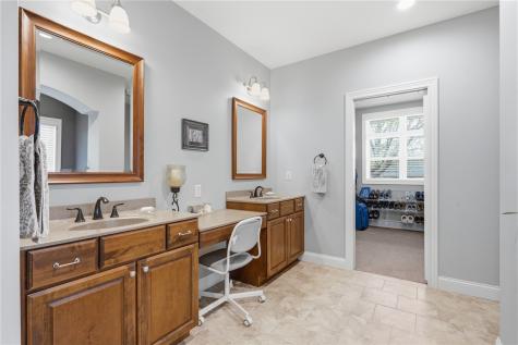 4032 Windfall Drive NW Cedar Rapids IA 52405