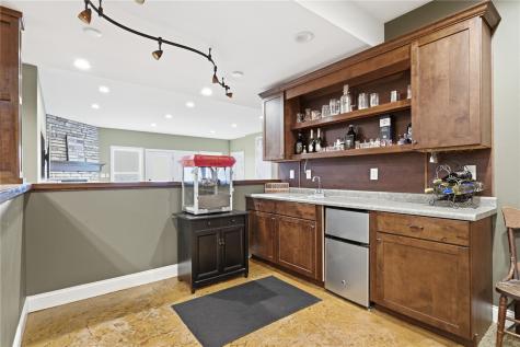 4032 Windfall Drive NW Cedar Rapids IA 52405