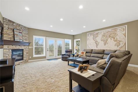 4032 Windfall Drive NW Cedar Rapids IA 52405