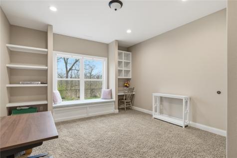 4032 Windfall Drive NW Cedar Rapids IA 52405