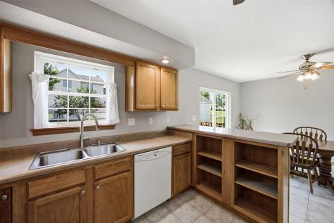 505 5th Street E Newhall IA 52315