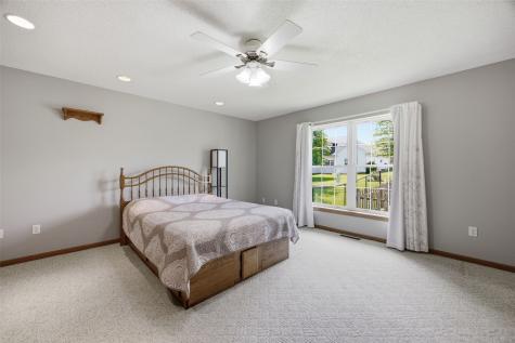 505 5th Street E Newhall IA 52315