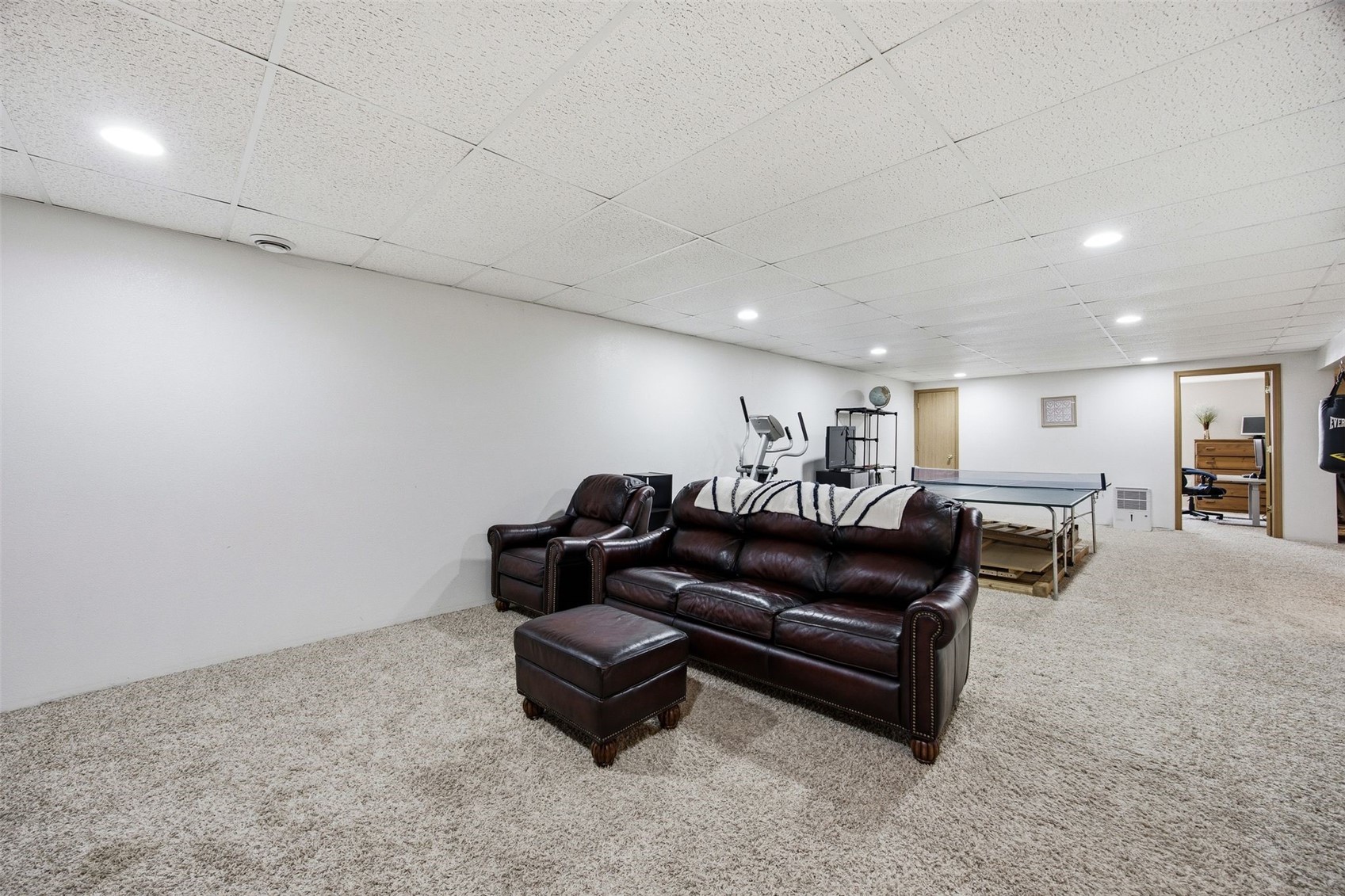 505 5th Street E Newhall IA 52315