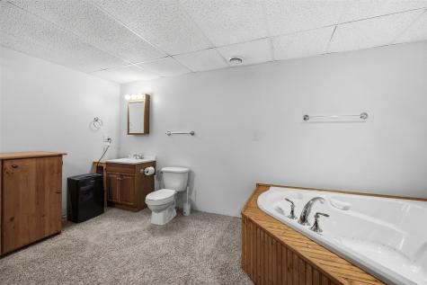 505 5th Street E Newhall IA 52315