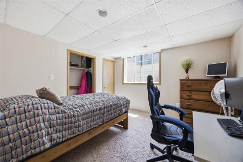 505 5th Street E Newhall IA 52315