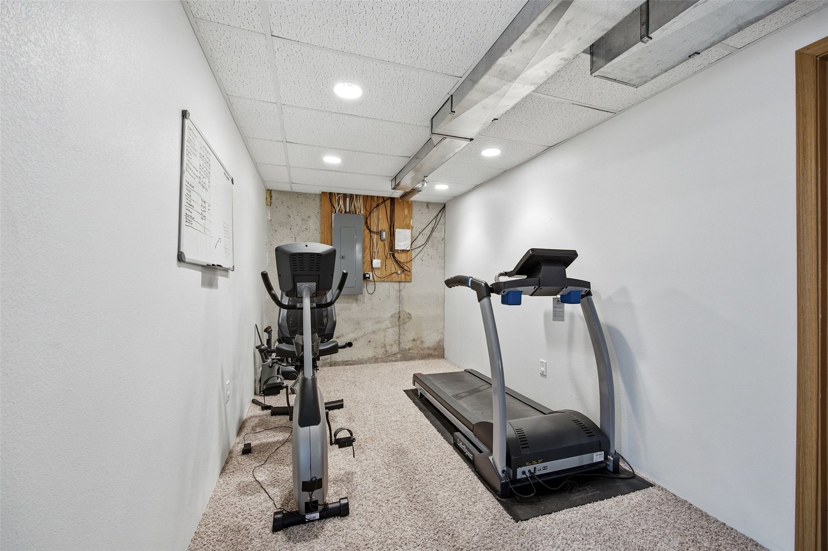 505 5th Street E Newhall IA 52315
