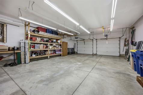 505 5th Street E Newhall IA 52315