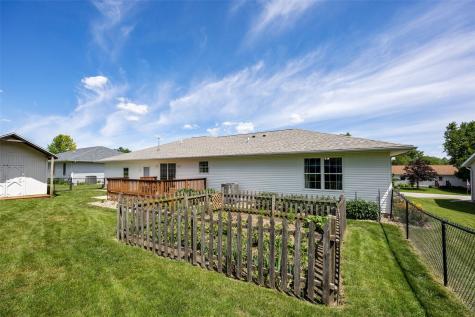 505 5th Street E Newhall IA 52315