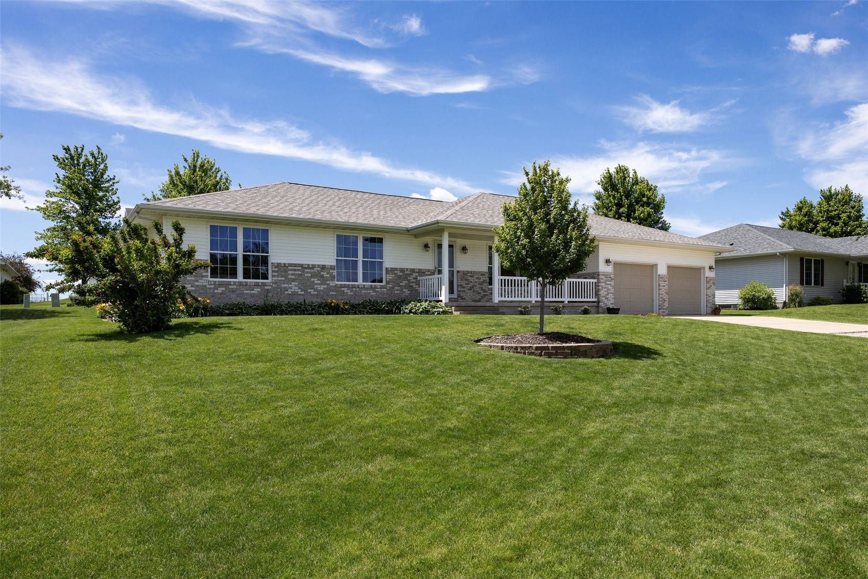 505 5th Street E Newhall IA 52315