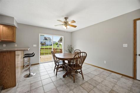 505 5th Street E Newhall IA 52315