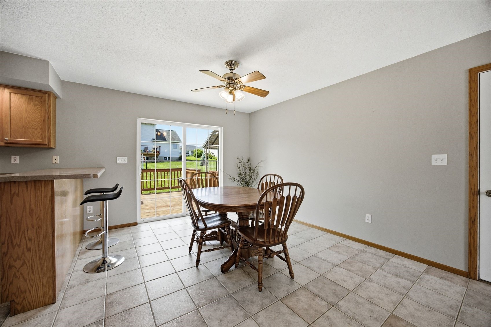 505 5th Street E Newhall IA 52315