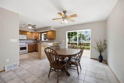 505 5th Street E Newhall IA 52315