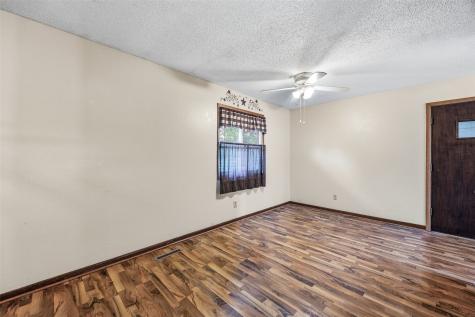 1701 I Avenue Vinton IA 52349