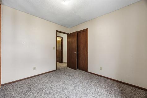 1701 I Avenue Vinton IA 52349