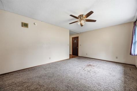1701 I Avenue Vinton IA 52349