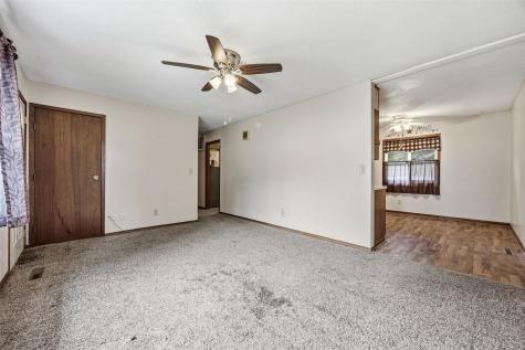 1701 I Avenue Vinton IA 52349