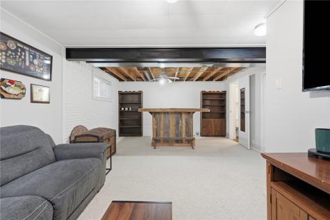 220 Fleetwood Road SW Cedar Rapids IA 52404
