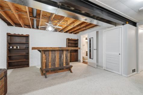 220 Fleetwood Road SW Cedar Rapids IA 52404