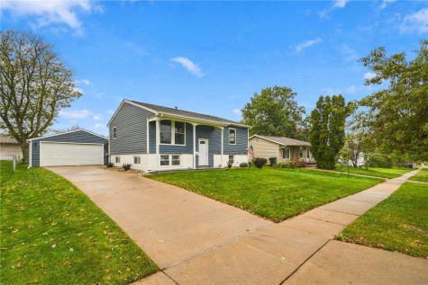 220 Fleetwood Road SW Cedar Rapids IA 52404