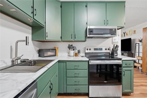 220 Fleetwood Road SW Cedar Rapids IA 52404