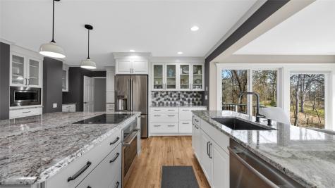 2055 Cottage Glen Drive SE Cedar Rapids IA 52403