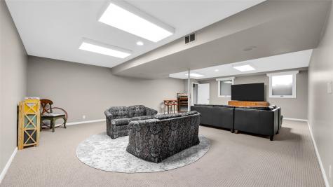 2055 Cottage Glen Drive SE Cedar Rapids IA 52403
