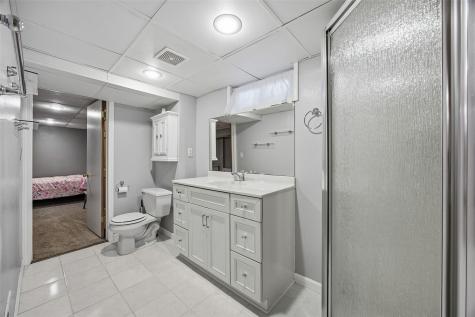 104 N Mcnamara Drive Anamosa IA 52205