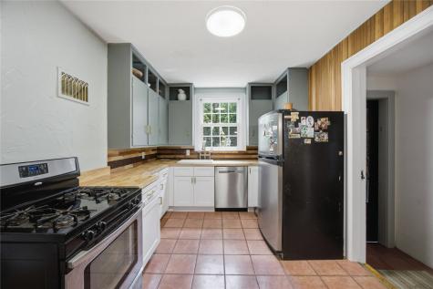 335 Forest Drive SE Cedar Rapids IA 52403