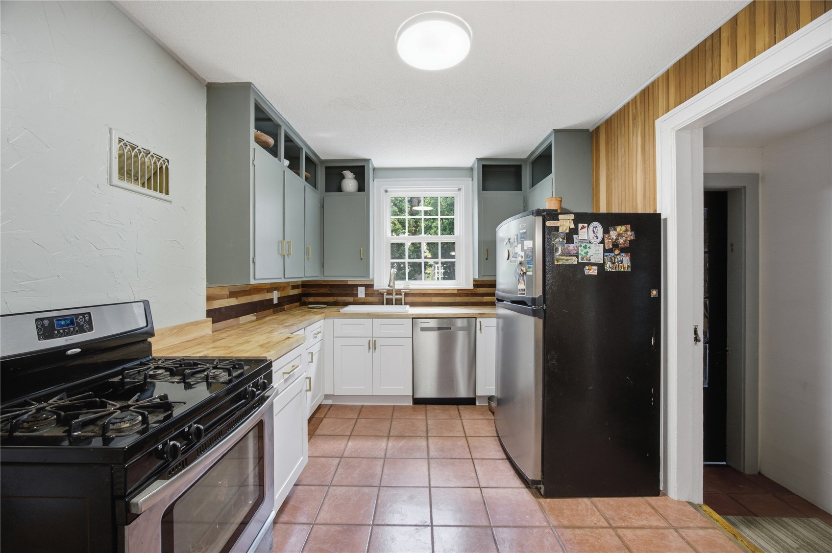 335 Forest Drive SE Cedar Rapids IA 52403