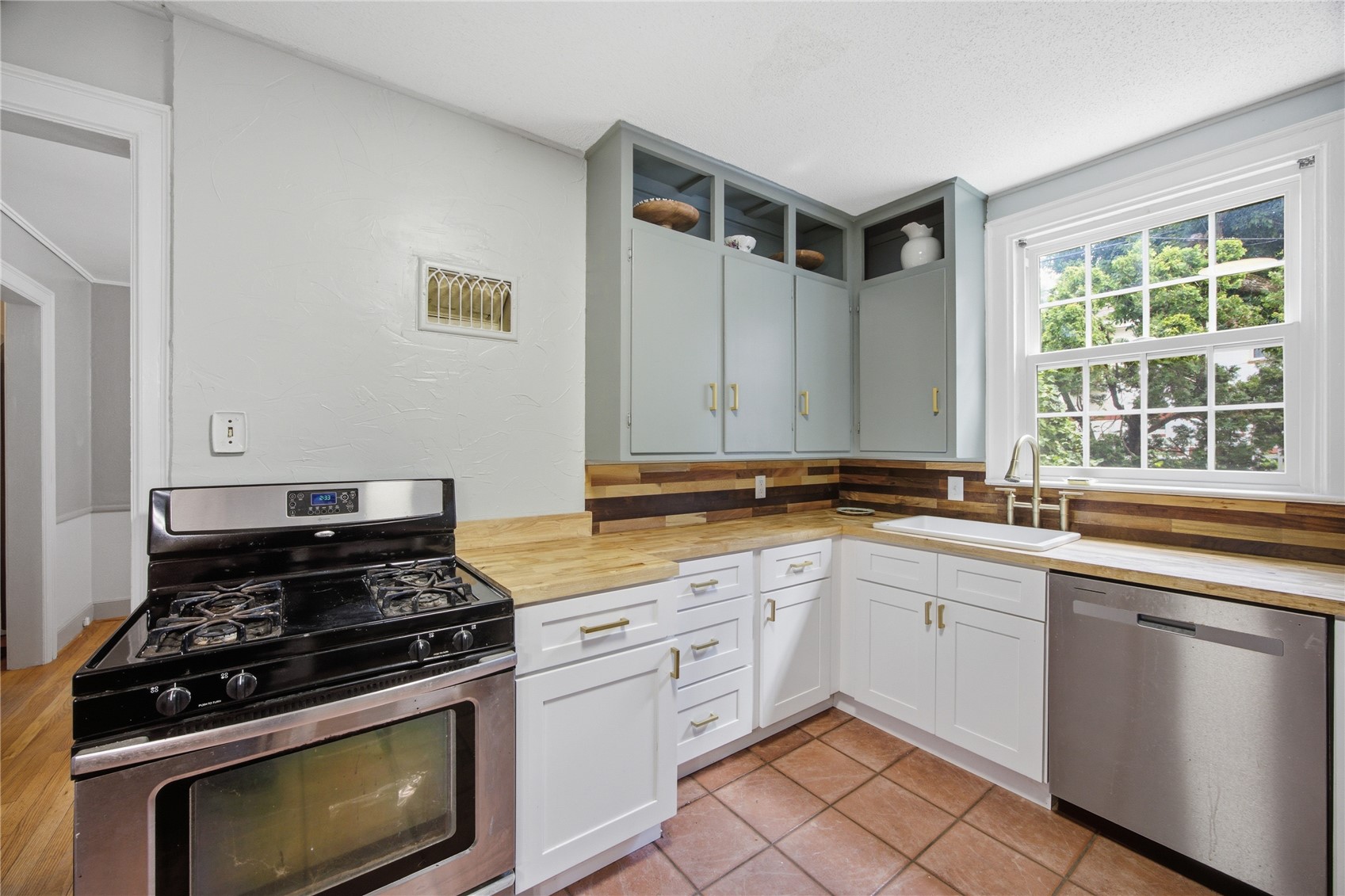 335 Forest Drive SE Cedar Rapids IA 52403