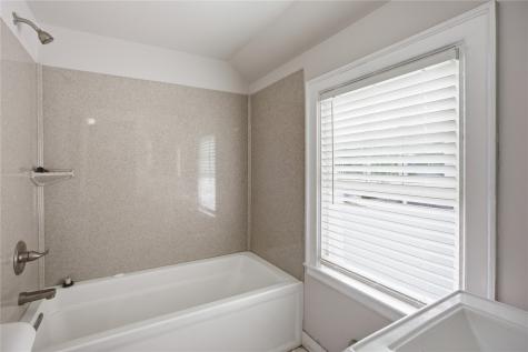 335 Forest Drive SE Cedar Rapids IA 52403