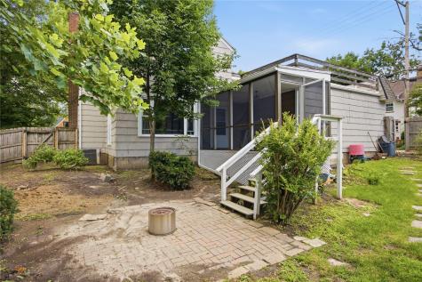 335 Forest Drive SE Cedar Rapids IA 52403