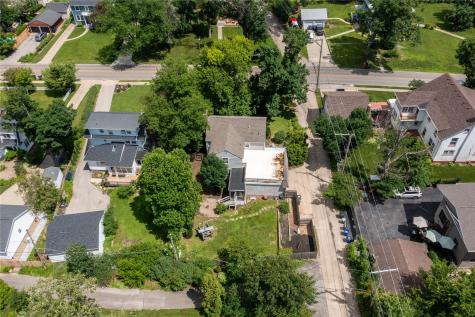 335 Forest Drive SE Cedar Rapids IA 52403