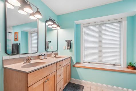 4029 Windfall Drive NW Cedar Rapids IA 52405