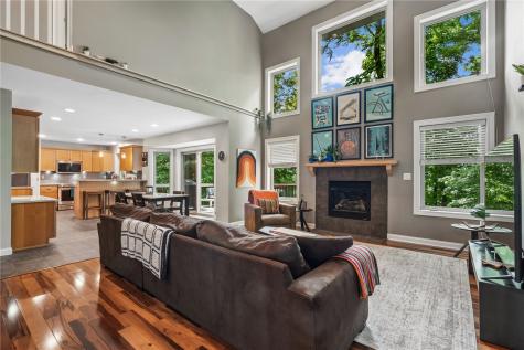 4029 Windfall Drive NW Cedar Rapids IA 52405
