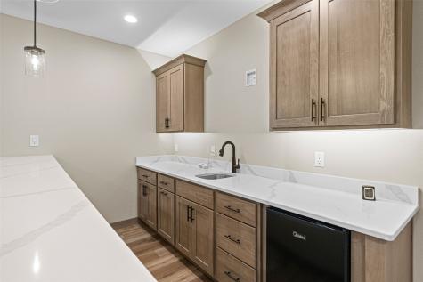 250 Howard Swisher IA 52333