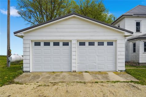 2921 220th Street Winthrop IA 50682