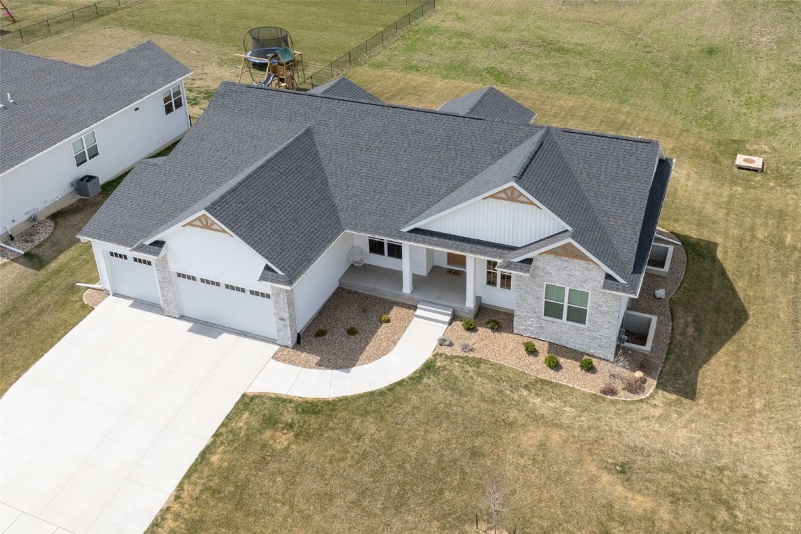3149 Windsor Drive Robins IA 52328