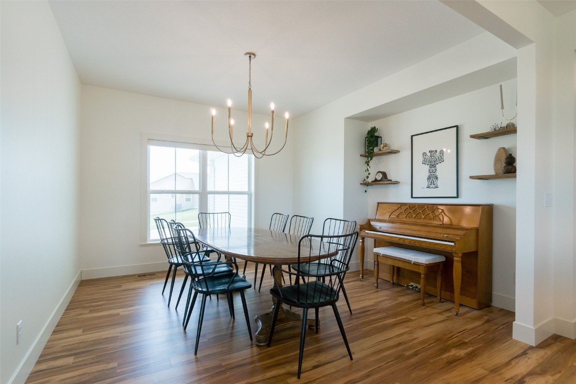 3149 Windsor Drive Robins IA 52328