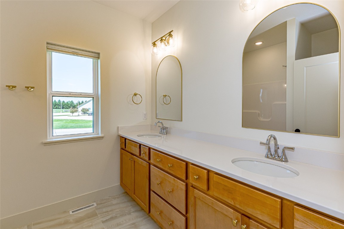 3149 Windsor Drive Robins IA 52328