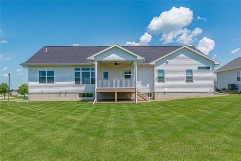 3149 Windsor Drive Robins IA 52328