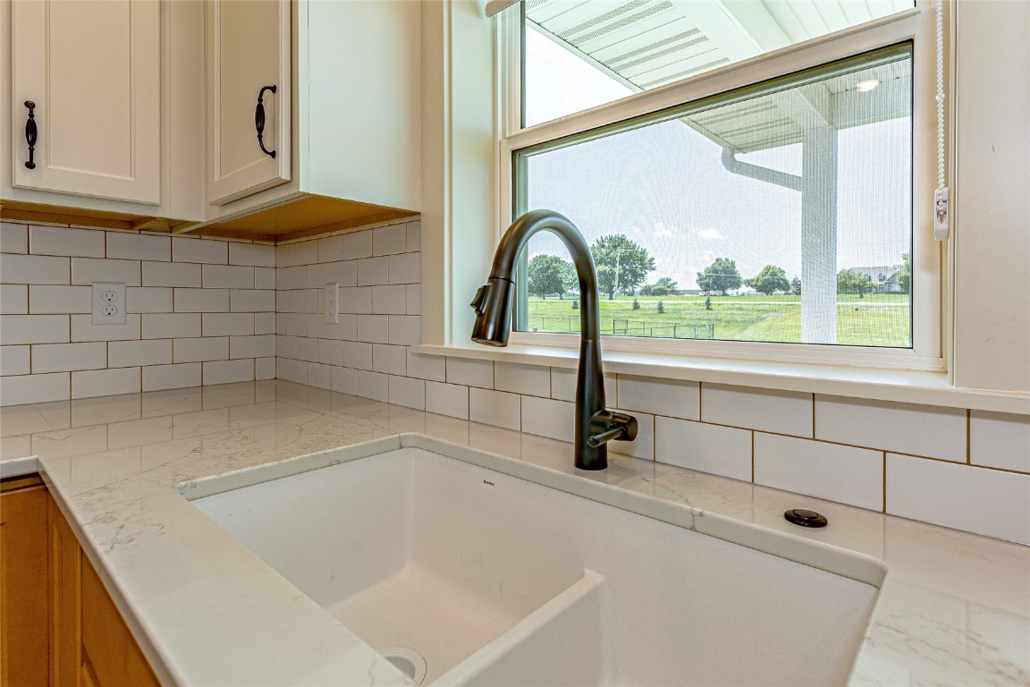 3149 Windsor Drive Robins IA 52328