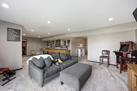 1822 Wycliffe Court SW Cedar Rapids IA 52404