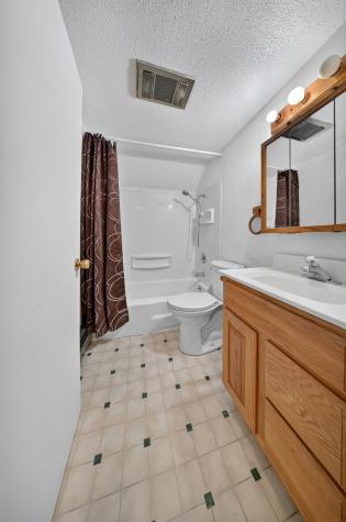 113 Chaffee Drive Hiawatha IA 52233