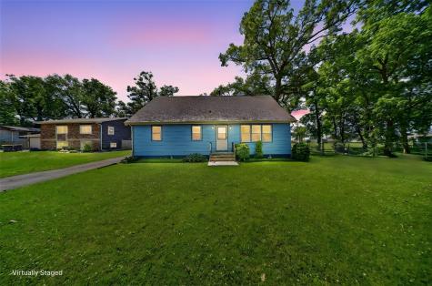 113 Chaffee Drive Hiawatha IA 52233
