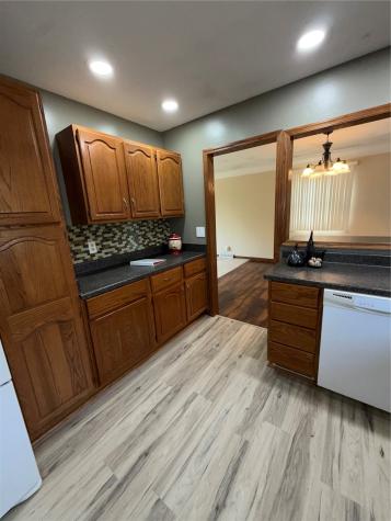 1826 Garry Avenue NW Cedar Rapids IA 52405