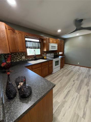 1826 Garry Avenue NW Cedar Rapids IA 52405